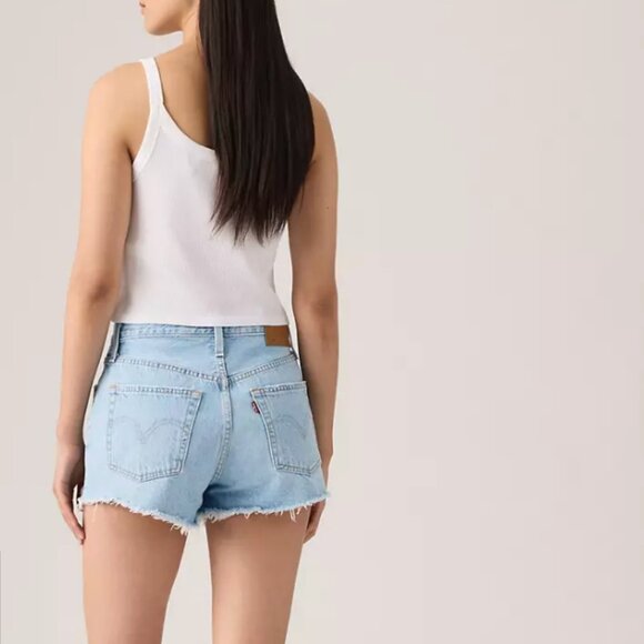 Levi Women's 501 Light Wash Denim Shorts Size 32 - Picture 2 of 6
